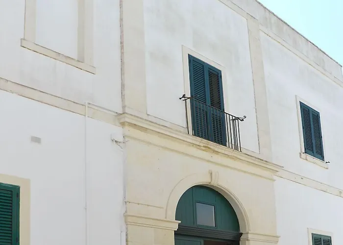 Palazzo Marzo 4* Отранто