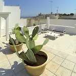 Palazzo Marzo Οτράντο
