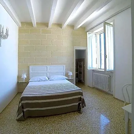 Oda ve Kahvaltı Palazzo Marzo
