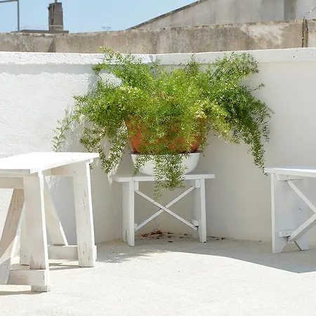 Palazzo Marzo אוטרנטו